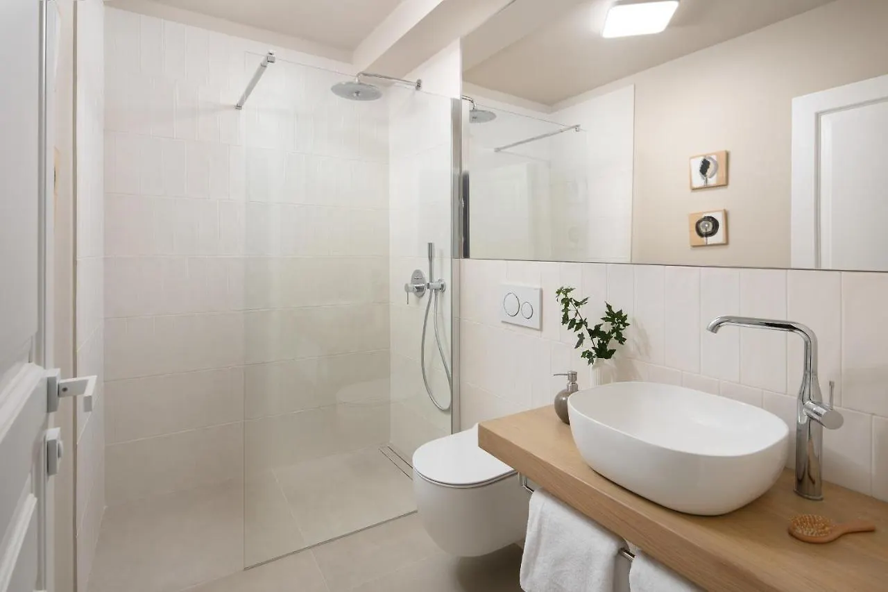 Villa Stone House Baracchi Lanisce