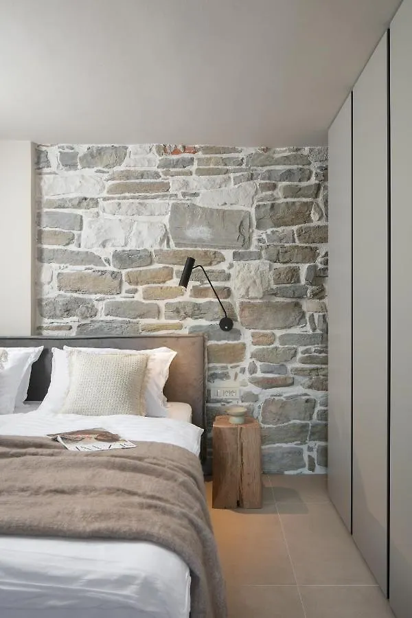 Villa Stone House Baracchi Lanisce